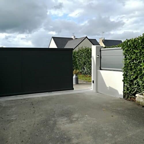 Portail coulissant SENERA / L 3,5 x H 1,6 m / Gris 7016 / ST-OMER-DE-BLAIN
