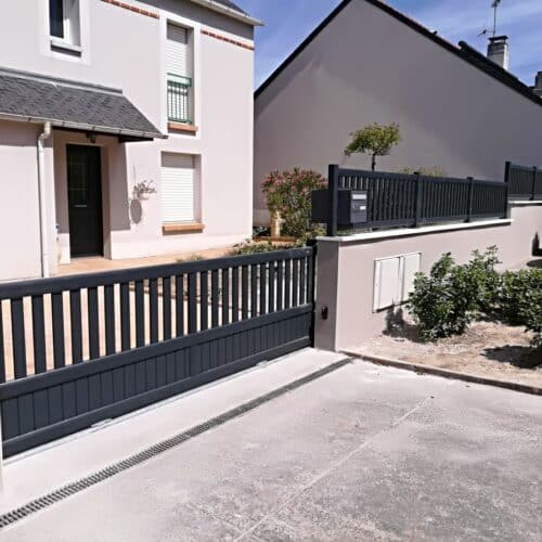 Portail coulissant SANTAREM / L 3 x H 1 m / Gris 7016 / 44800 ST-HERBLAIN