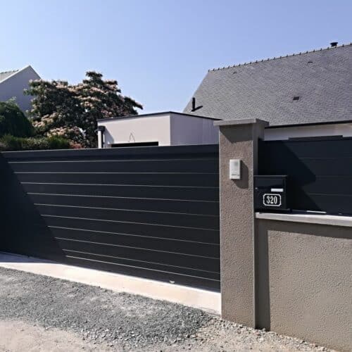Portail coulissant ANAE / L 4x H 1,6 m / Gris 7016 / 44850 LIGNÉ
