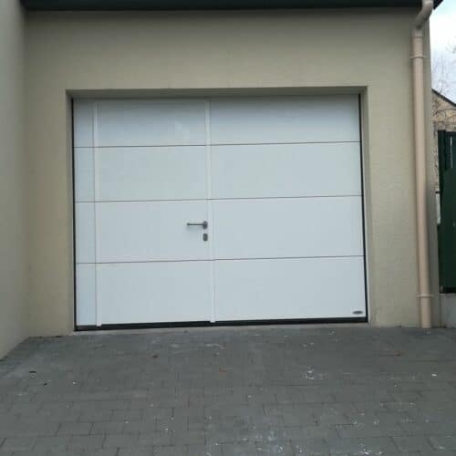 Porte de garage sectionnelle avec portillon