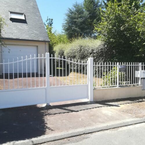Portail 2 vantaux / Blanc / 44240 SUCE-SUR-ERDRE
