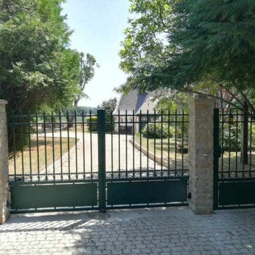 Portail 2 vantaux MONCONTOUR / L 3 x H 1,75 m / Vert 6005 / 44290 BESLE SUR VILAINE