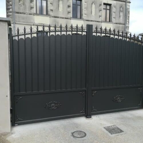 Portail 2 vantaux POULLAN / L 3 x H 2,15 m / Noir 2100 / 44470 CARQUEFOU