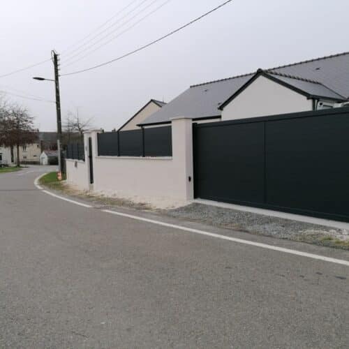 Portail coulissant ANAE / L x H / Gris 7016 / 44170 Nozay