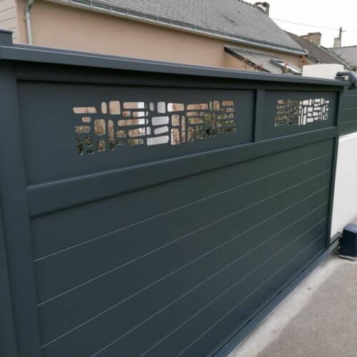 Portail coulissant / COUERON