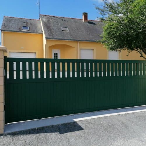 Portail coulissant / L 3,5 x H 1,4 / Vert 6005 / 44170 VAY
