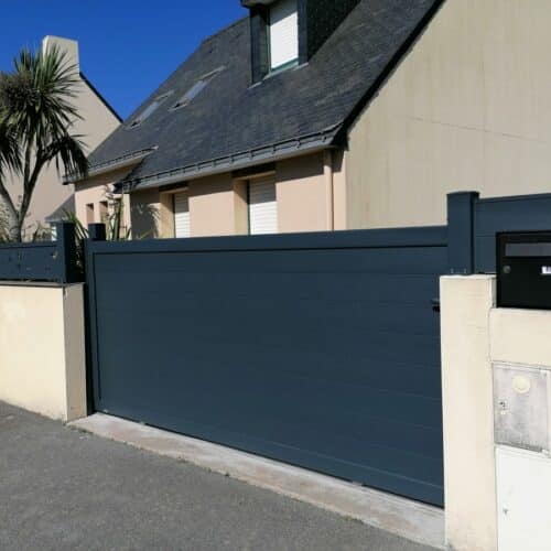 Portail coulissant ANAE / L 3000 x H 1,4 m / Gris 7016 / 44211 LA TURBALLE