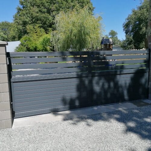 Portail coulissant / 44810 HERIC