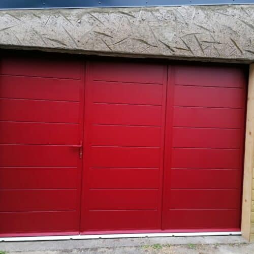 Porte battante 3 vantaux rainures horizontales 170mm Rouge 3004